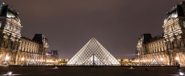 The Louvre Canada lines travel details